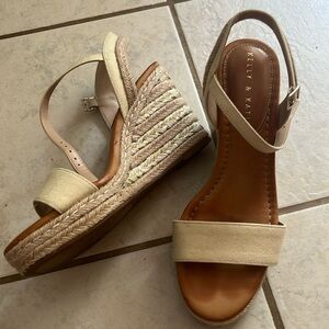 Kelly & Katie wedge heels size 9